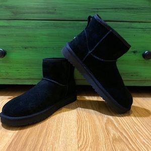 BRAND NEW Koolaburra by Ugg